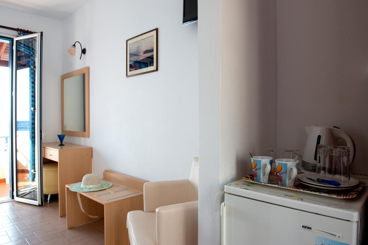 Hotel Kyma Skála Eresoú Quarto foto